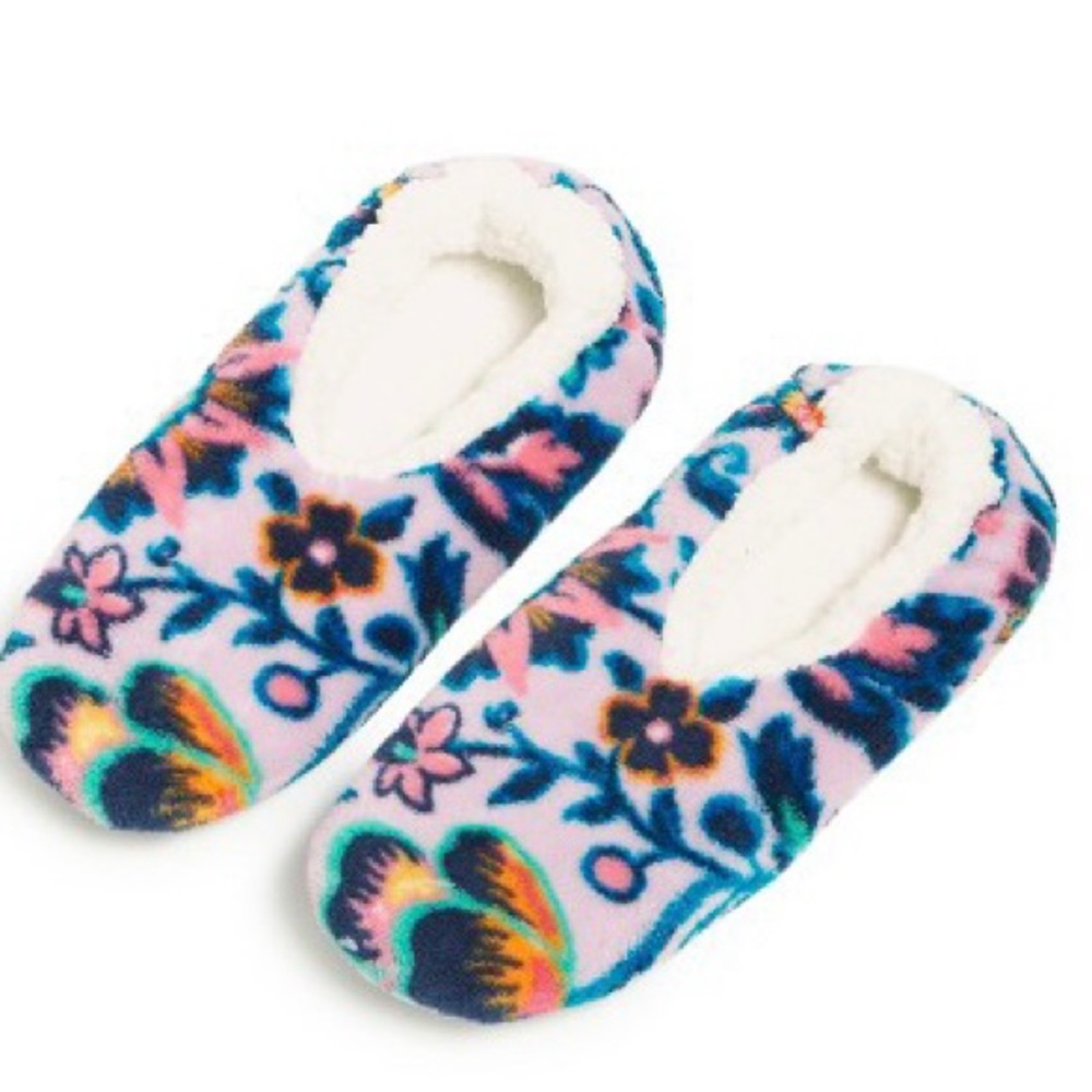 ✨BRAND NWT IN PACKAGING✨ Very Bradley Cozy Life Slippers Sz Small 5/6 Cloud Vine